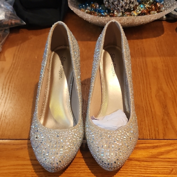 Silver Sparkling High Heel Pumps - Picture 1 of 9